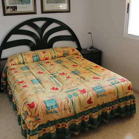 Naranjos Solo Familias Apartment