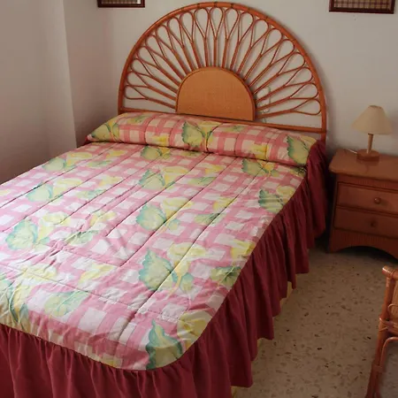 Naranjos Solo Familias Apartment